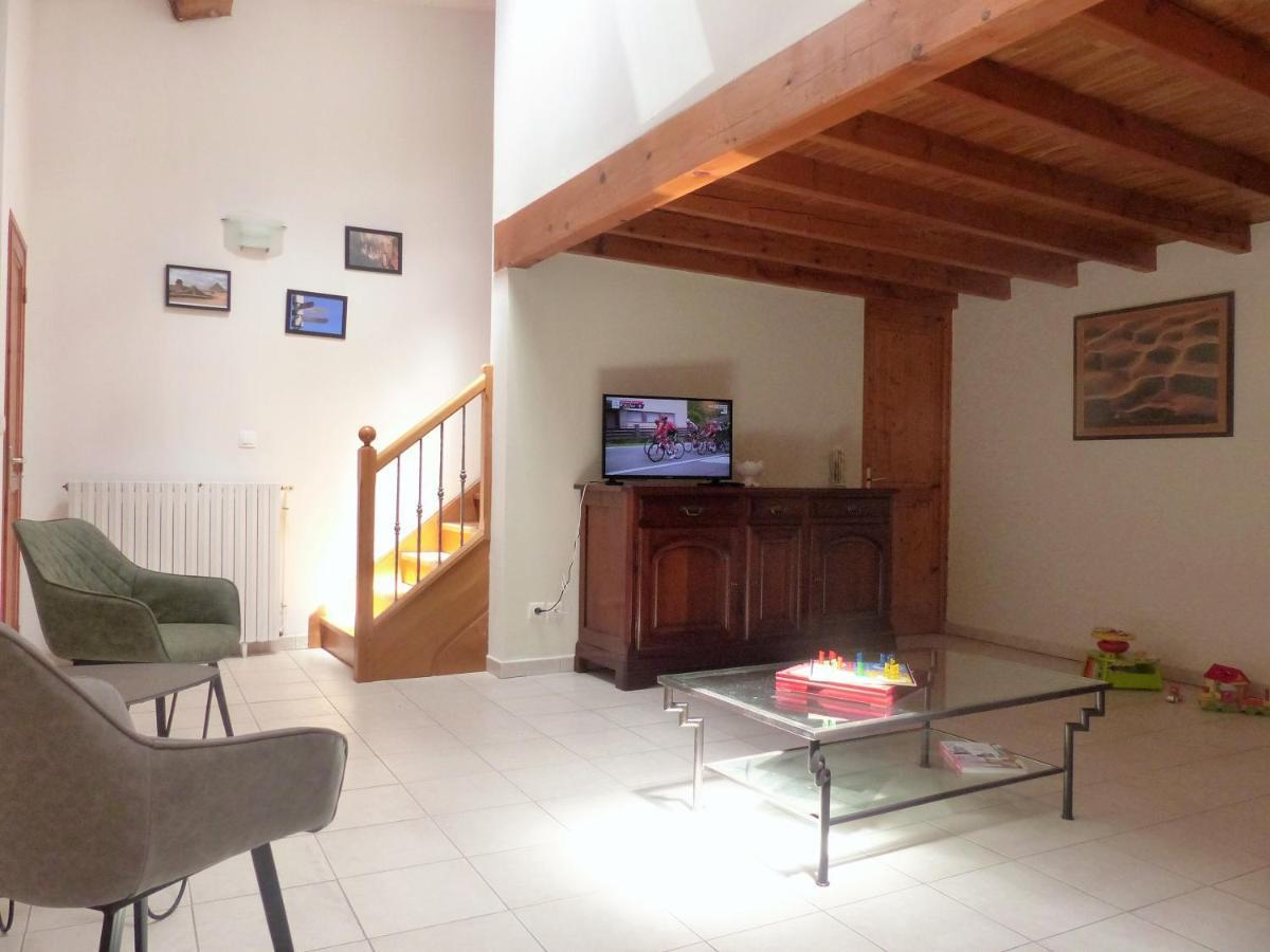 Aux Capitelles De Laure Villa Luaran gambar